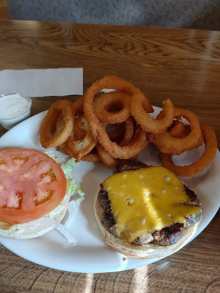 Cheeseburger and Onion Rings